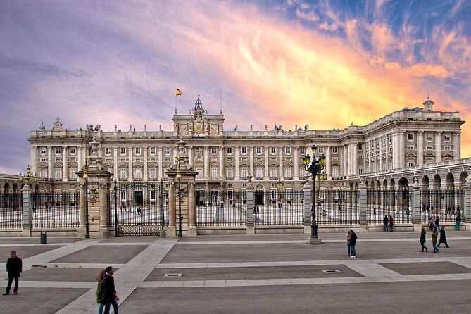 Madrid Best Walking Tour: Old city and Royal sites - Almudena Cathedral and the Royal Palace