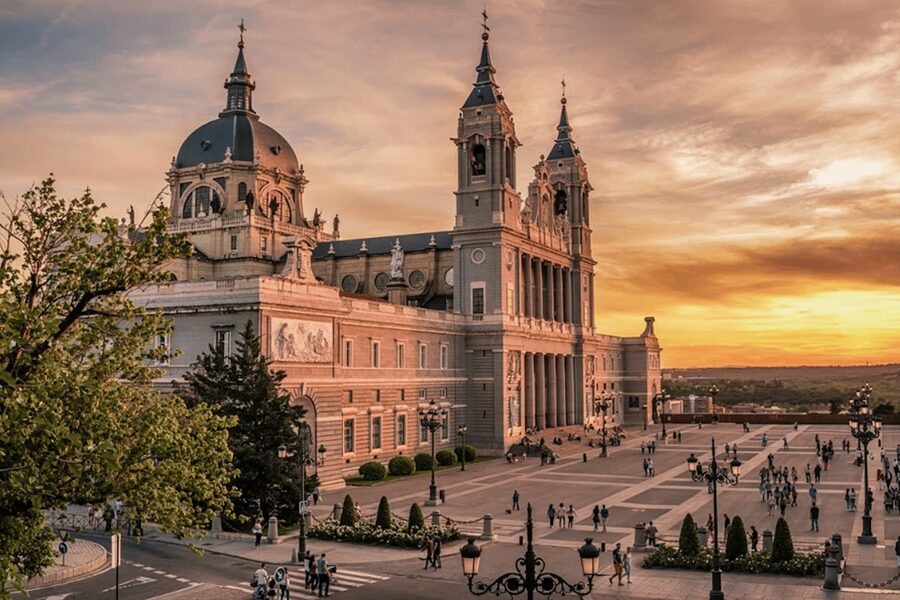 Madrid: City Highlights Guided Walking Tour - Plaza de España and Cervantes in the open air