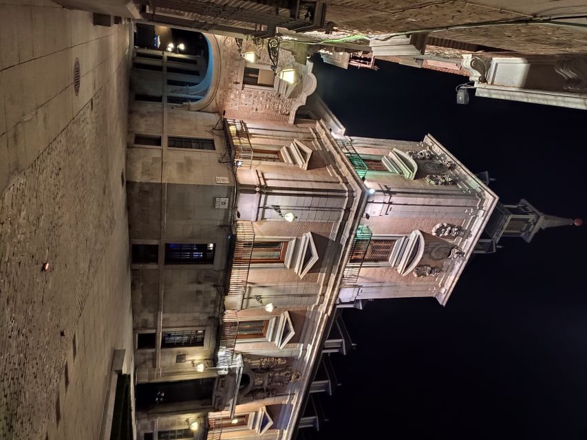 Madrid: Enchanted Evening Walking Tour in Spanish - Key points to know before you book