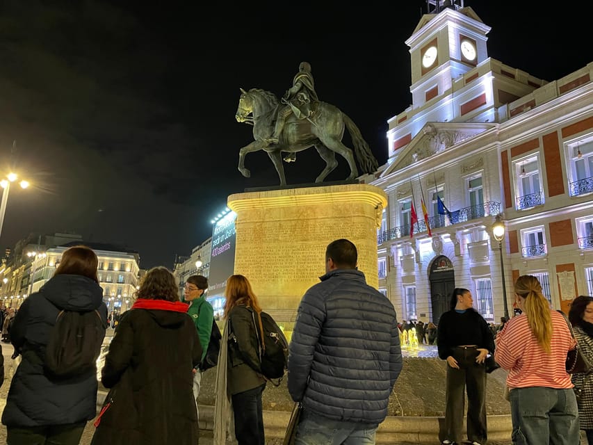 Madrid: Enchanted Evening Walking Tour in Spanish - Puerta del Sol and the story of Madrid’s growth