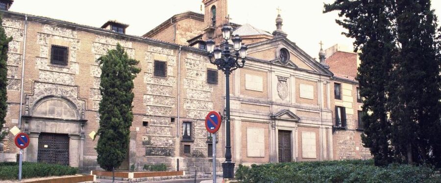 Madrid: Guided Walking Tour of Monasterio de las Descalzas - Meeting at Plaza de las Descalzas