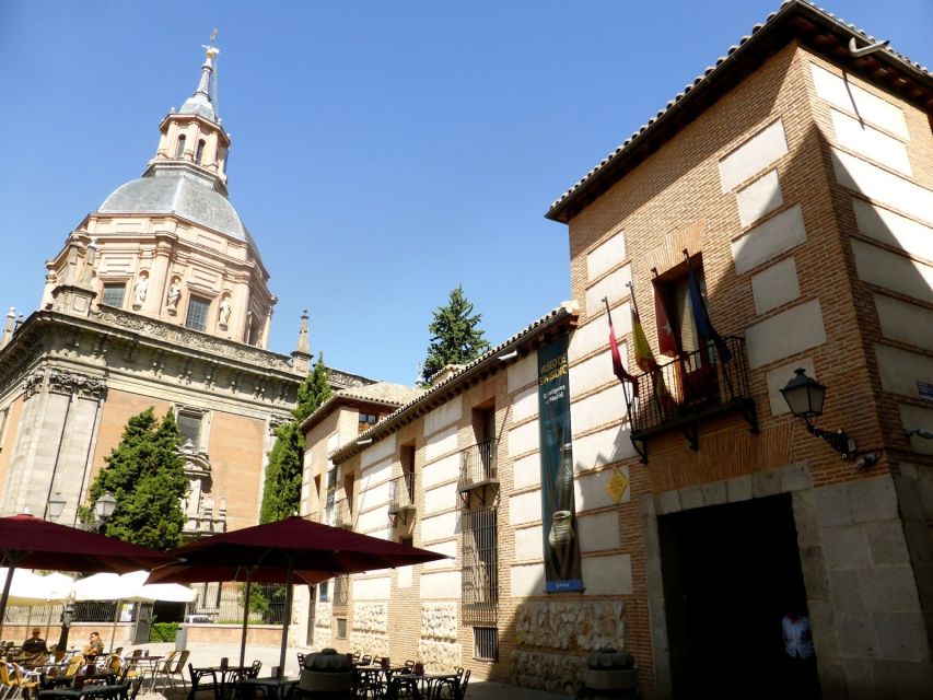 Madrid Historical Centre & Old Town Walking Tour in French - Plaza Mayor, Madrid’s great public room