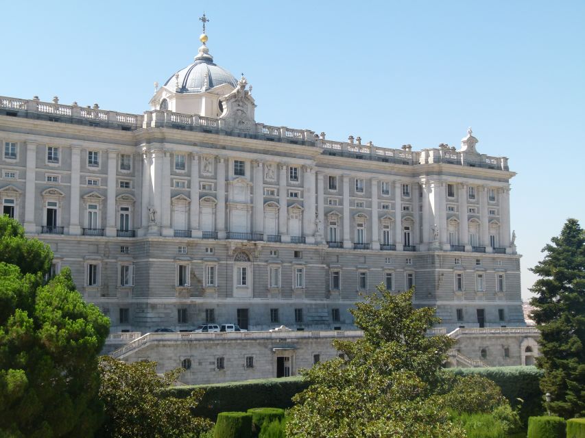 Madrid Historical Centre & Old Town Walking Tour in French - San Miguel Market and the taste of modern Madrid