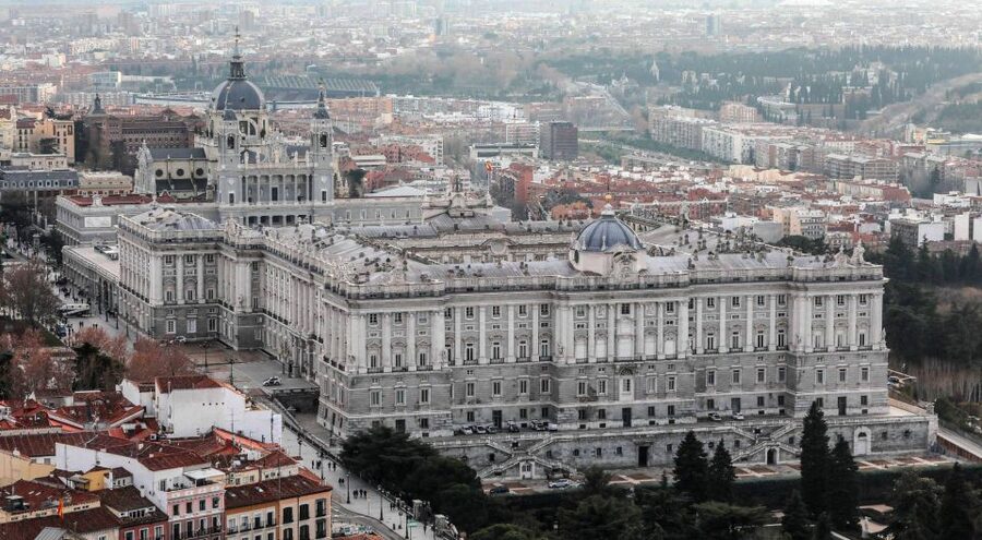 Madrid: Royal Palace Skip-the-Line Guided Tour - Key points to know before booking