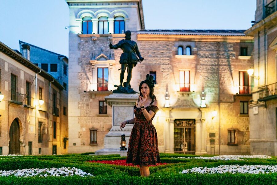 Madrid: Spanish Inquisition and Legends Evening Walking Tour - Madrid after dark, with a darker past
