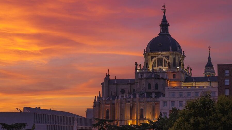 Madrid: Sunset Walking Tour with Optional Flamenco Show - The Royal Palace from the outside
