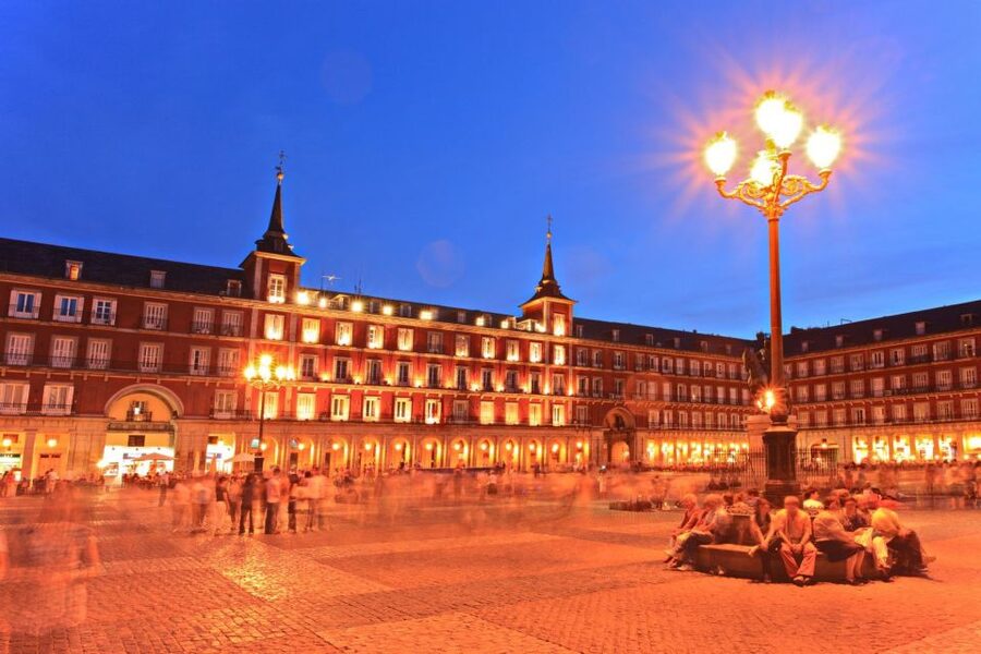 Madrid: Sunset Walking Tour with Optional Flamenco Show - Gran Vía, Metropolis, and Telefónica