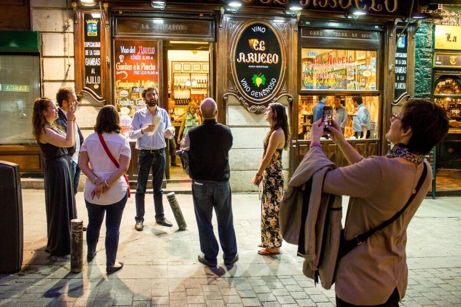 Madrid: Tapas & Wine Tasting Tour with Local Guide - Stop four: old Madrid and the finish near Plaza Mayor