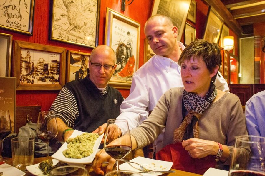Madrid: Tapas & Wine Tasting Tour with Local Guide - What the guides add