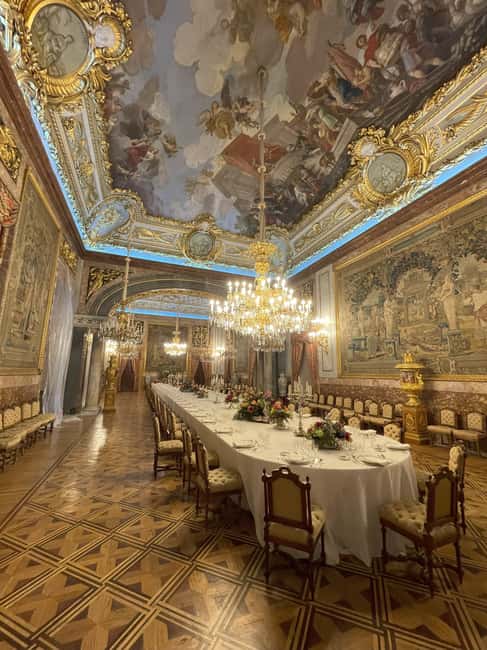 Madrid: Visit to the Royal Palace & Walking Tour of the City - Meeting in Plaza de España and walking toward the palace
