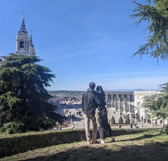 Madrid: Welcome to Madrid Guided Walking Tour - Viewpoints and the approach to the Royal Palace