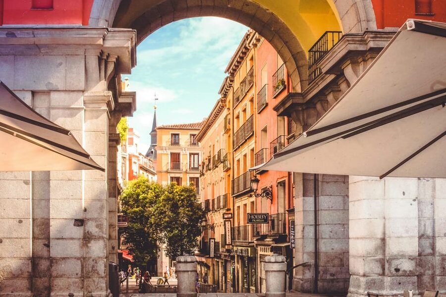 Madrid: Welcome to Madrid Guided Walking Tour in English - Starting at Ópera with Madrid’s royal story