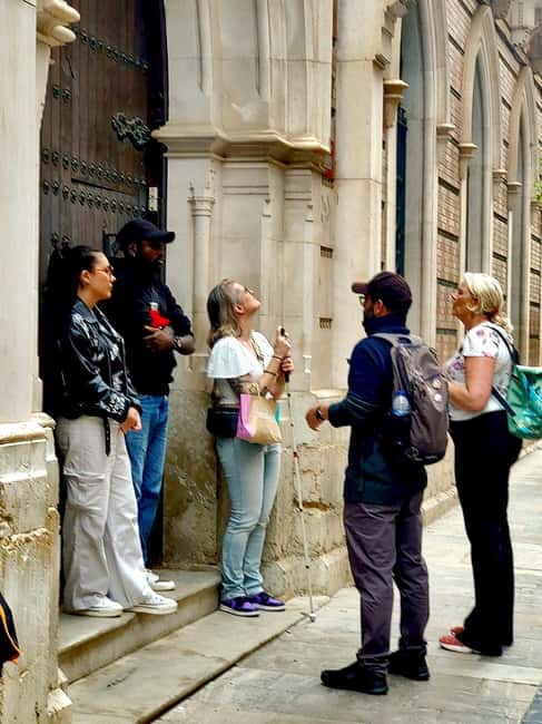Málaga: 2h Walking Historical Tour–Art, Culture and Legends - Roman Theatre and the layers beneath the city
