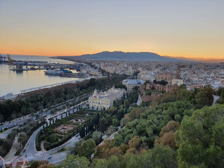 Málaga: Cathedral, Alcazaba, Roman Theater Walking Tour - Who should book this Málaga walk?