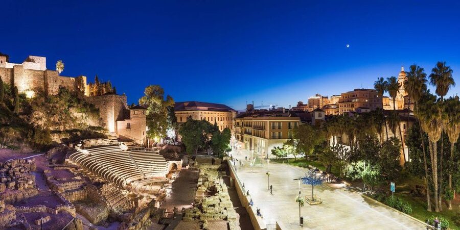 Málaga: Cathedral, Alcazaba, Roman Theater Walking Tour - Málaga Cathedral and the city’s Christian center