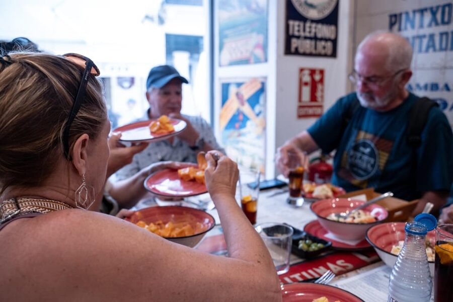 Malaga: Taste-of-Spain Walking Food Tour - Guides who make the difference