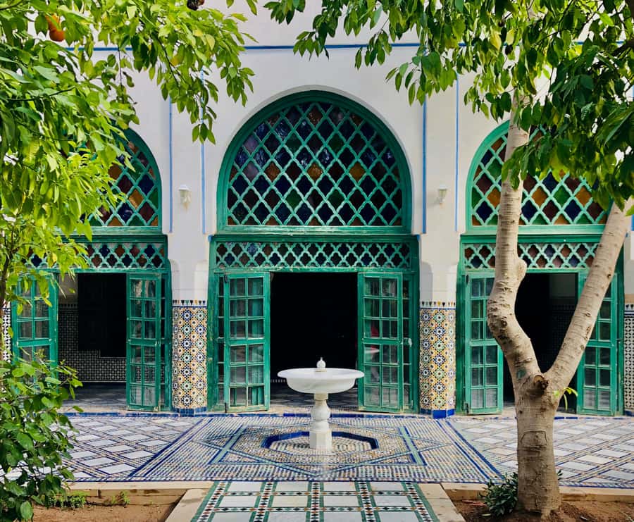 Marrakech: Customized Guided Walking Tour - Bahia Palace and the details above eye level