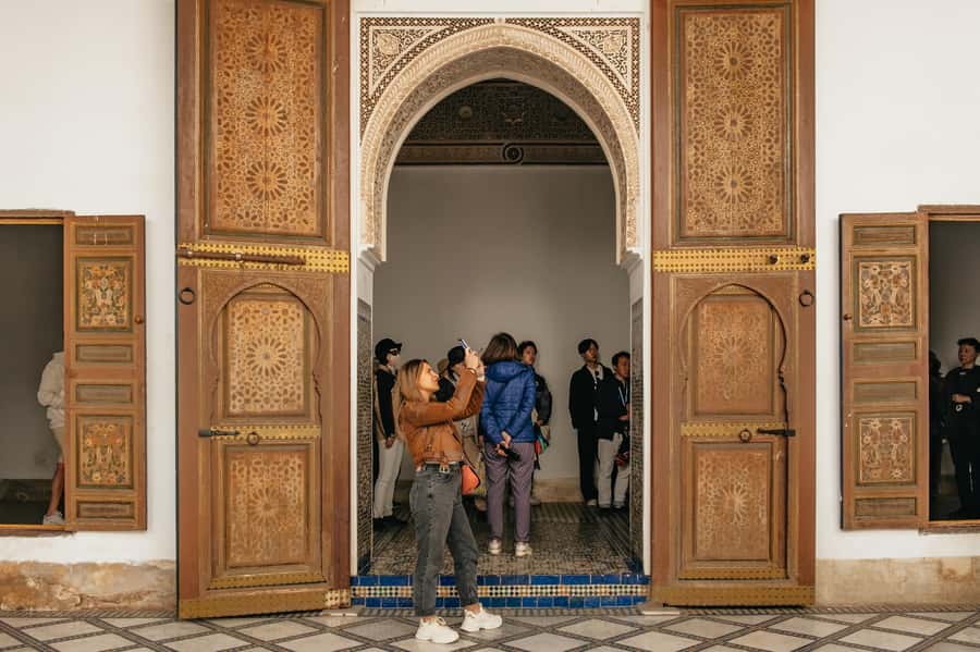 Marrakech: Saadian Tombs & Bahia Palace, Medina Guided Tour - Souks, workshops, and shopping without pressure