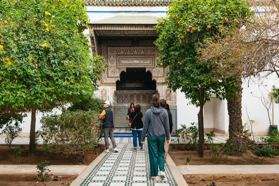 Marrakech: Saadian Tombs & Bahia Palace, Medina Guided Tour - Starting at Jemaa el-Fnaa and Koutoubia Mosque