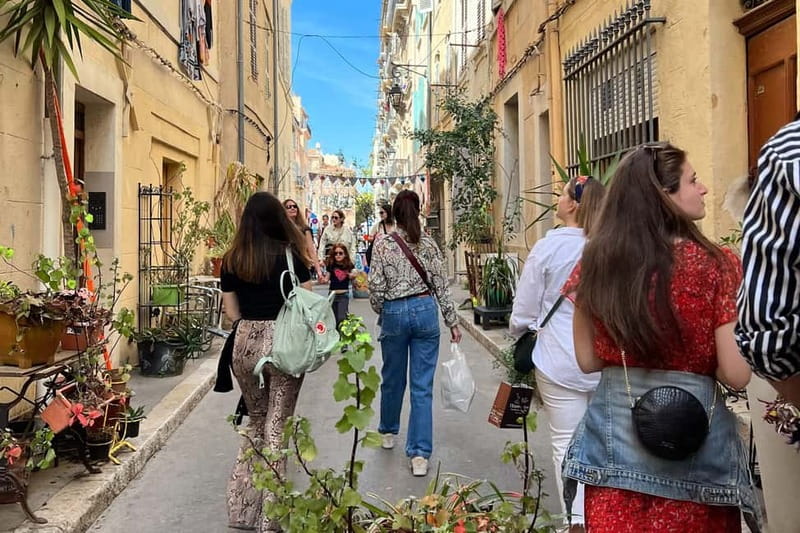 Marseille: No-Diet Club Local Food Tasting and Walking Tour - Price, timing, and value