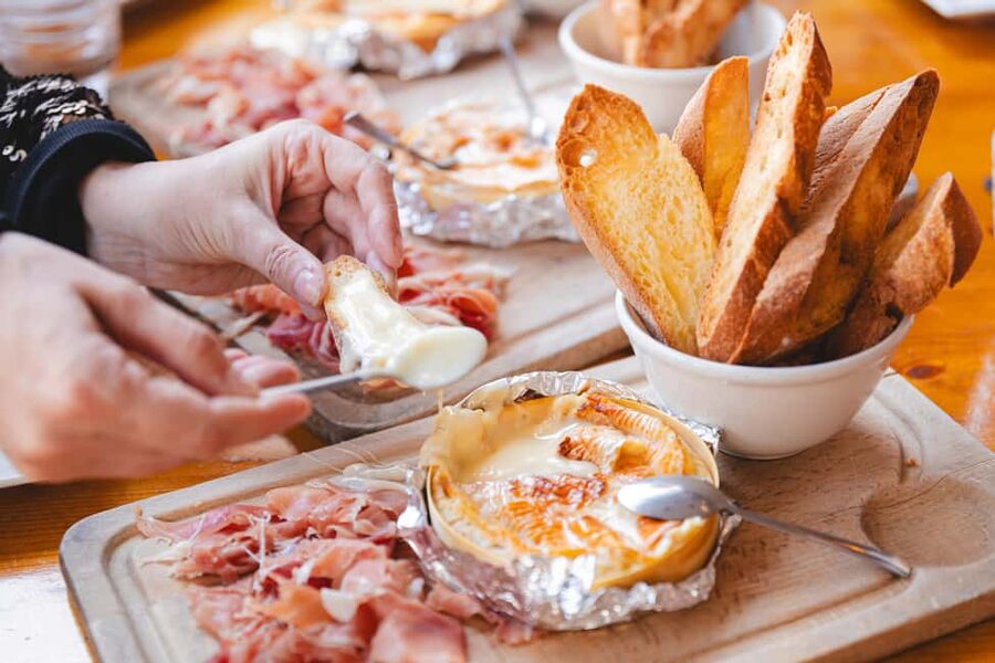 Marseille: Walking Food Tour with Full Meal - Why this Marseille food walk works so well