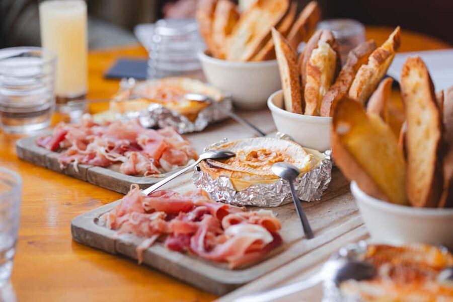 Marseille: Walking Food Tour with Full Meal - Le Panier, where the route slows down
