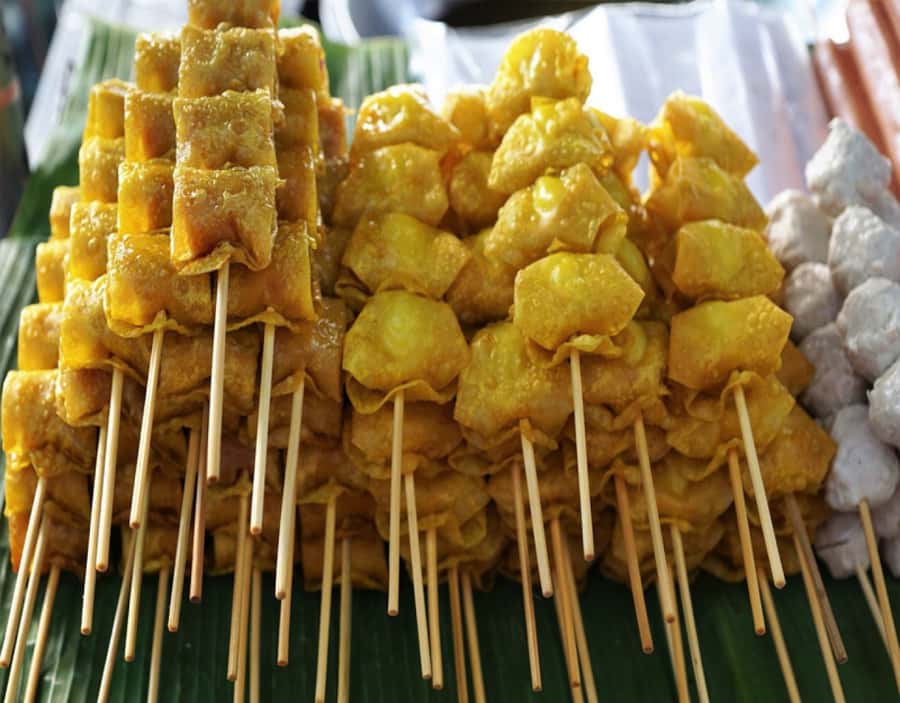 Mauritius: Port Louis Street Food Walking Tour - The central market and the first taste of local life