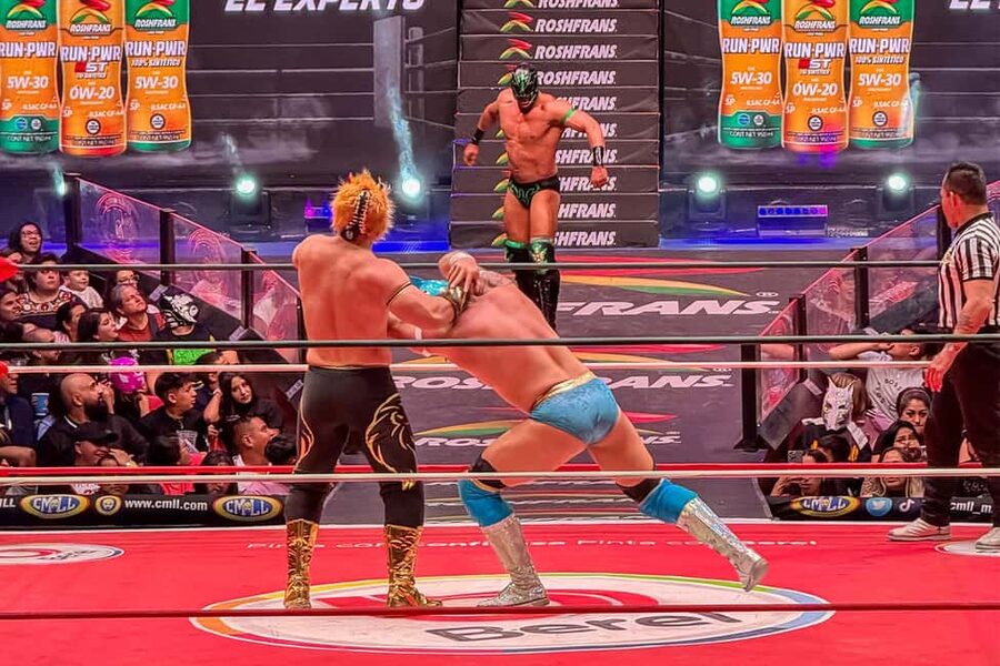 Mexico City: Lucha Libre Show, Walking Tour & Tequila - Tacos, cantinas, and the flavor of the evening