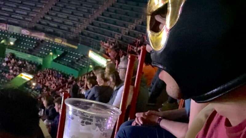Mexico City: Lucha Libre Show, Walking Tour & Tequila - Getting to the arena by Metrobus