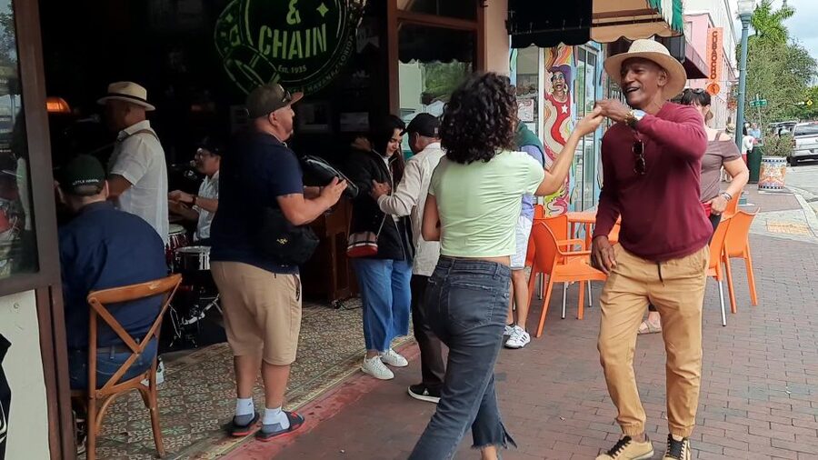 Miami: Little Havana Cuban Food and Culture Walking Tour - Cuban coffee, guarapo, and the logic of the tastings