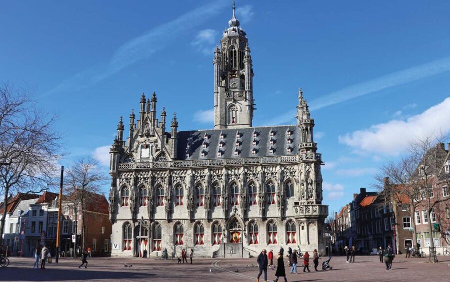 Middelburg: Guided City Walking Tour - Starting in front of Middelburg Town Hall