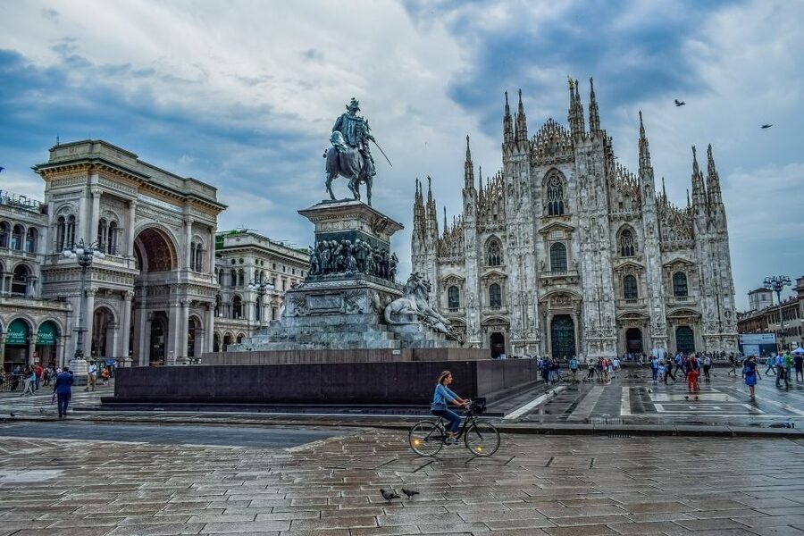 Milan by Night 2-Hour Walking Tour - La Scala and Milan’s public life