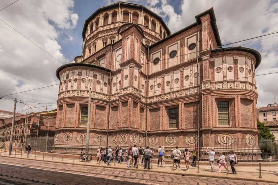 Milan: City Highlights Walking Tour with The Last Supper - Walking to Santa Maria delle Grazie