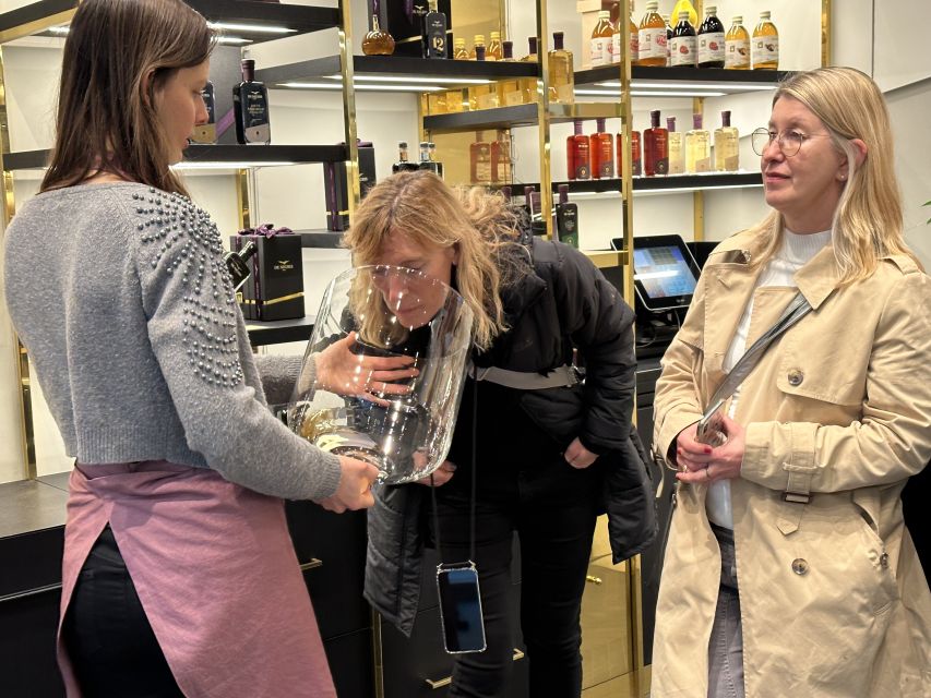 Milan: Guided Street Food Walking Tour with Food Tasting - What makes the guide important