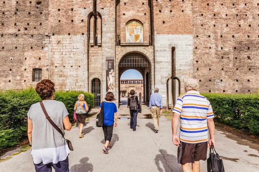Milan: Guided Walking Tour & Last Supper Visit with Ticket - From Leonardo’s mural to Sforza Castle