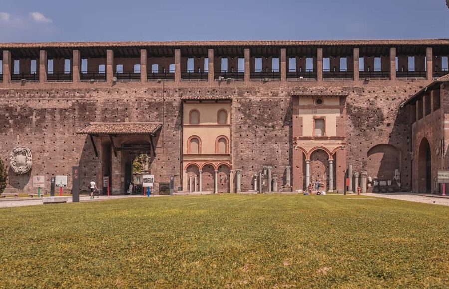 Milan: Guided Walking Tour & Last Supper Visit with Ticket - Walking Via Dante and Piazza Mercanti