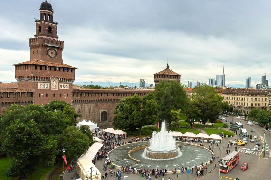 Milan: Guided Walking Tour with Duomo and the Last Supper - What the guide adds to the day