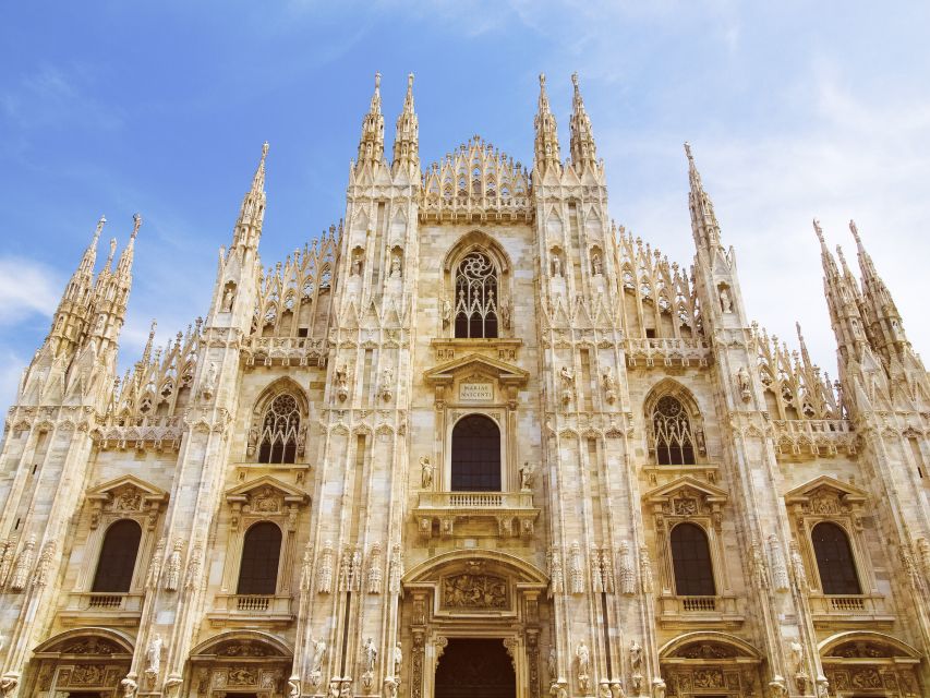 Milan: Guided Walking Tour with Last Supper Skip-the-Line - La Scala and Piazza della Scala