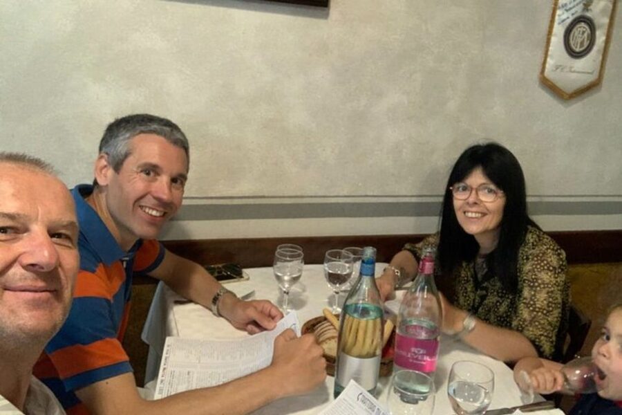 Milan: Private Custom Walking Tour With A Local Guide - A private format that suits families and couples