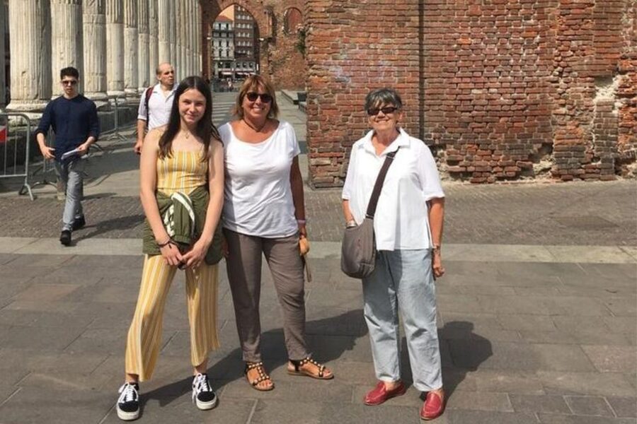 Milan: Private Custom Walking Tour With A Local Guide - What happens from pickup to the first landmark
