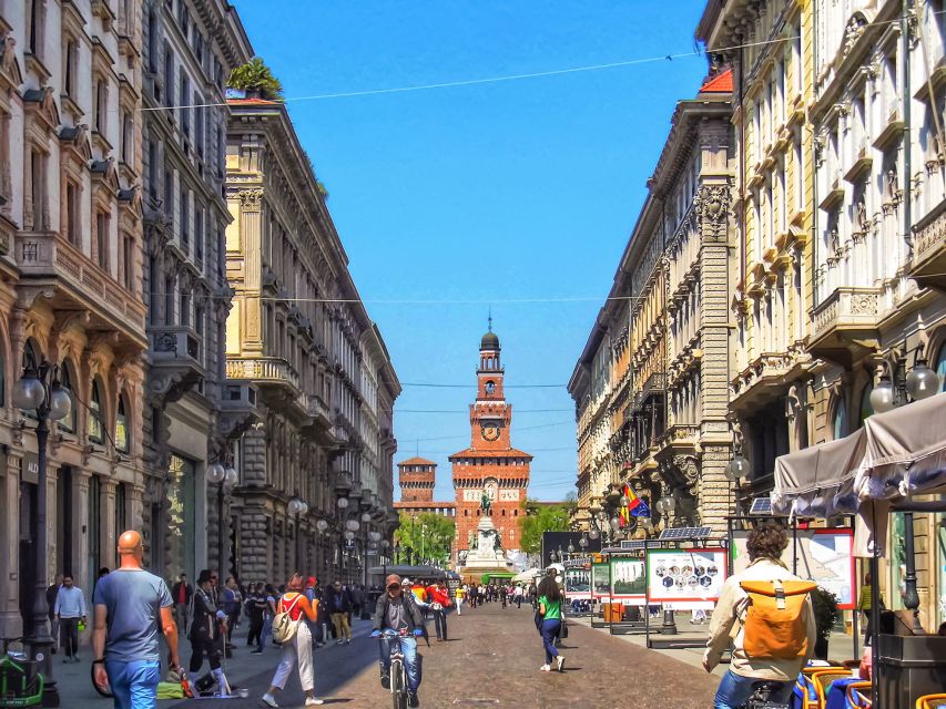 Milan: Skip-the-Line Guided Walk and "The Last Supper" - Meeting at the Galleria Vittorio Emanuele II