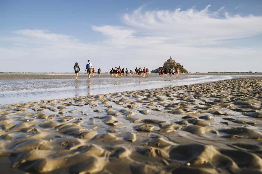 Mont-saint-Michel : Walk in the heart of the Bay - Crossing sand, streams, and quicksand
