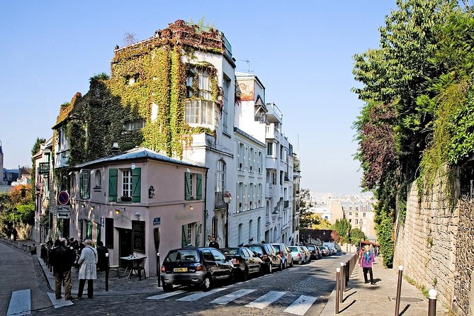 Montmartre Hidden Gems and Scenic Highlights Walking Tour - Place du Tertre and the final stop