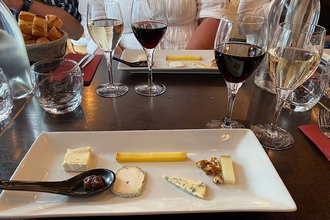 Montmartre Hill French Gourmet Food and Wine Tasting Walking Tour - The hill is manageable, but plan for it