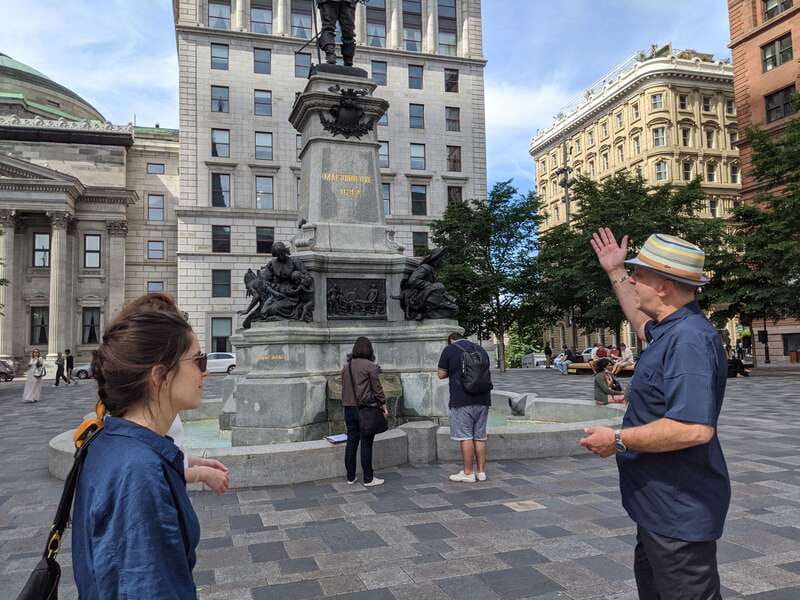 Montréal: Old Town Small Group Guided Walking Tour - Why a group of eight changes the walk