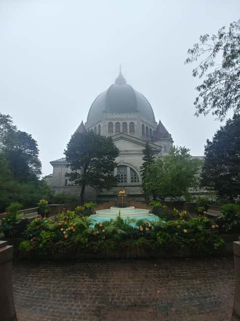 Montreal: Private Walking Tour with a Local - Starting at the Montreal Museum of Fine Arts