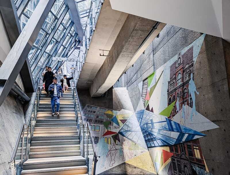 Montreal: RESO Underground City and Downtown Walking Tour - Public art and architecture beneath the city