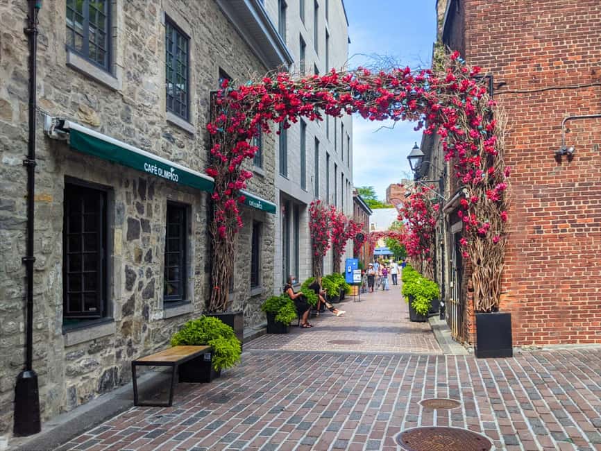Montréal: The Original Old Montréal Walking Tour - Montréal’s stories, told with humor