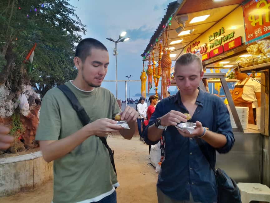 Mumbai Street Food Tour with Evening Bazaar Walk - Starting with a local train to Chowpatty Beach