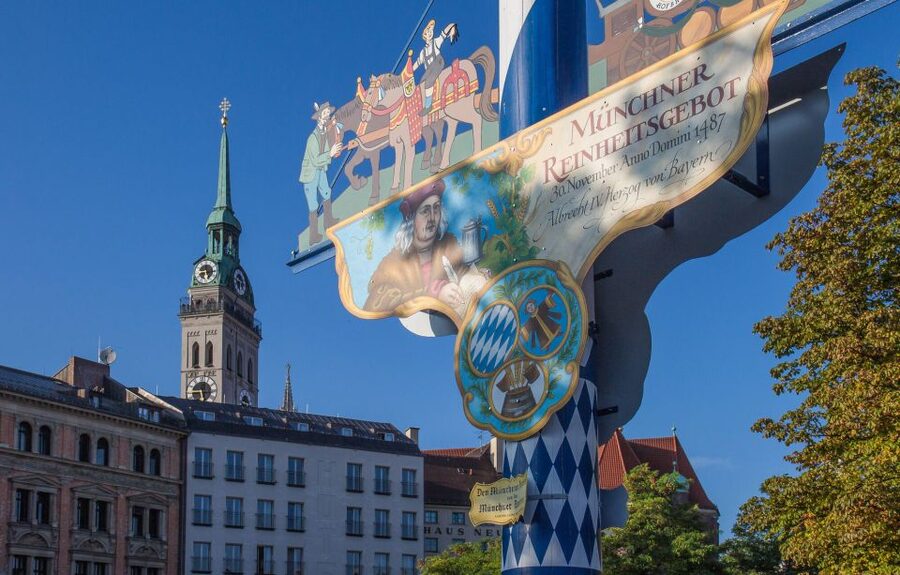 Munich: Old Town Guided Walking Tour - From the Residenz to Odeonsplatz